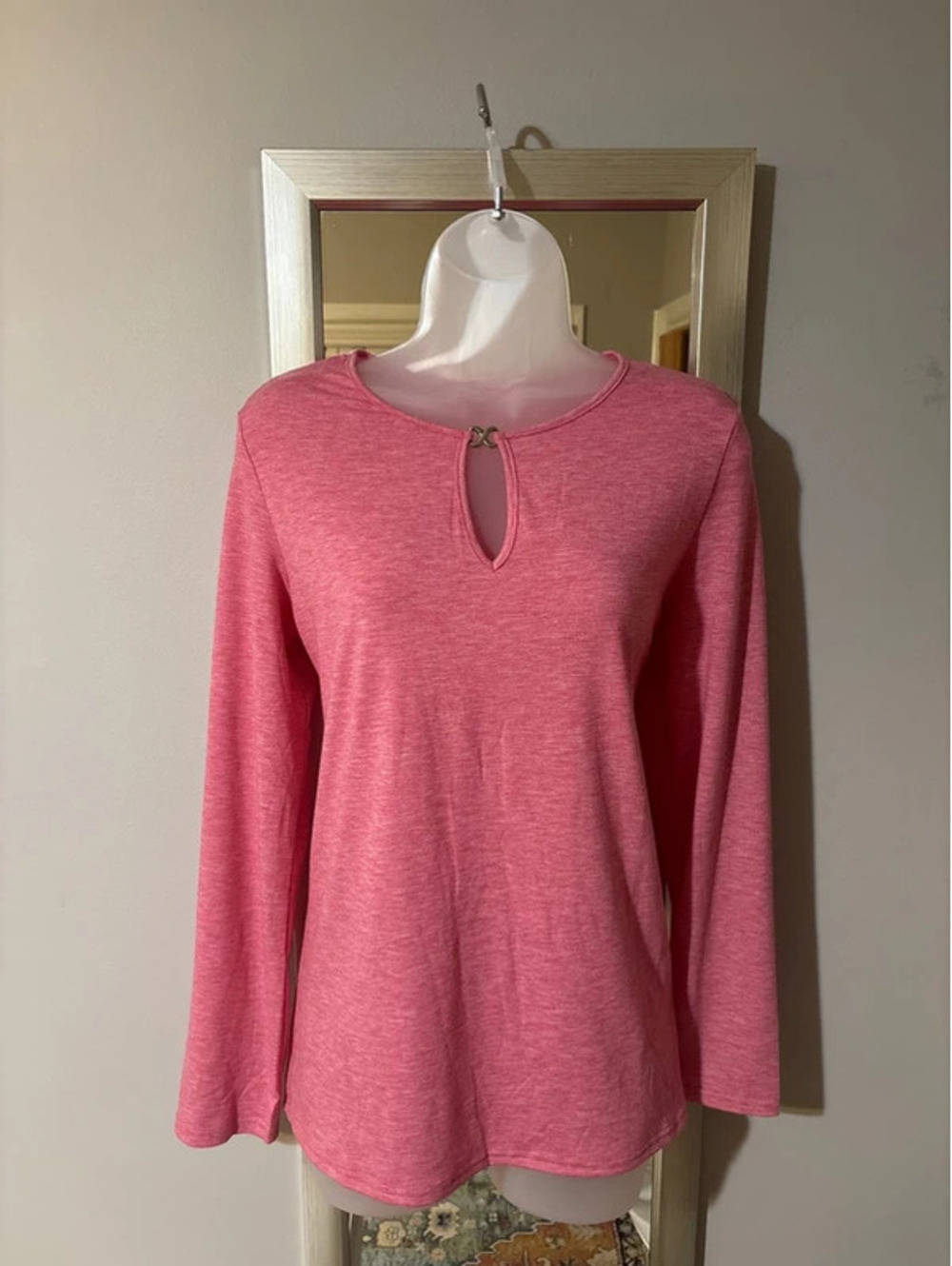 Women’s Pink Long Sleeve Keyhole Top | Size M | New Without Tags - Picture 1 of 1